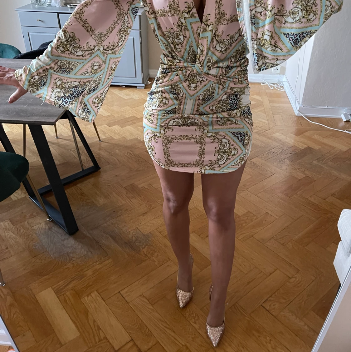 Mönstrad fest eller sommar klänning  - 91