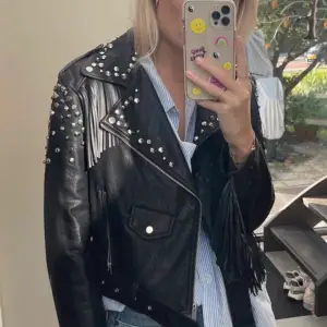 Very cool jacket!!