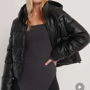 Nakd jacka 34 - Jacka från nakd. Nyskick. Säljer pågrund av att den inte kommer till användning. 