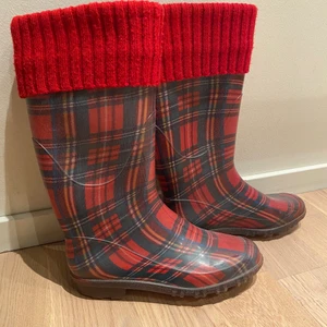 Gummi  stövlar 🎈🎈🎈🎈 - G&g footwear Fashion gummi  stövlar ❤️❤️❤️❤️❤️❤️❤️❤️❤️ bra skick , köpt i Italien  