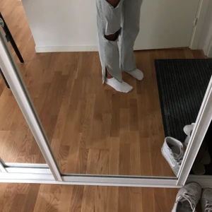 Jeans - Så snygga jeans med slits. Storlek s💕
