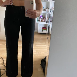 Kostymbyxor  - Säljer dessa kostymbyxor då de tyvärr inte kommer till användning, hör av er vid intresse eller frågor💞