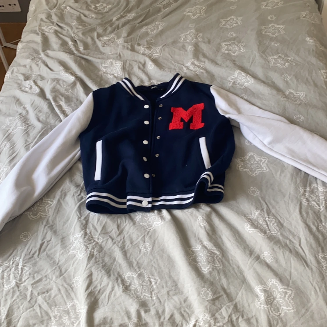 Bikbok jacka storlek L