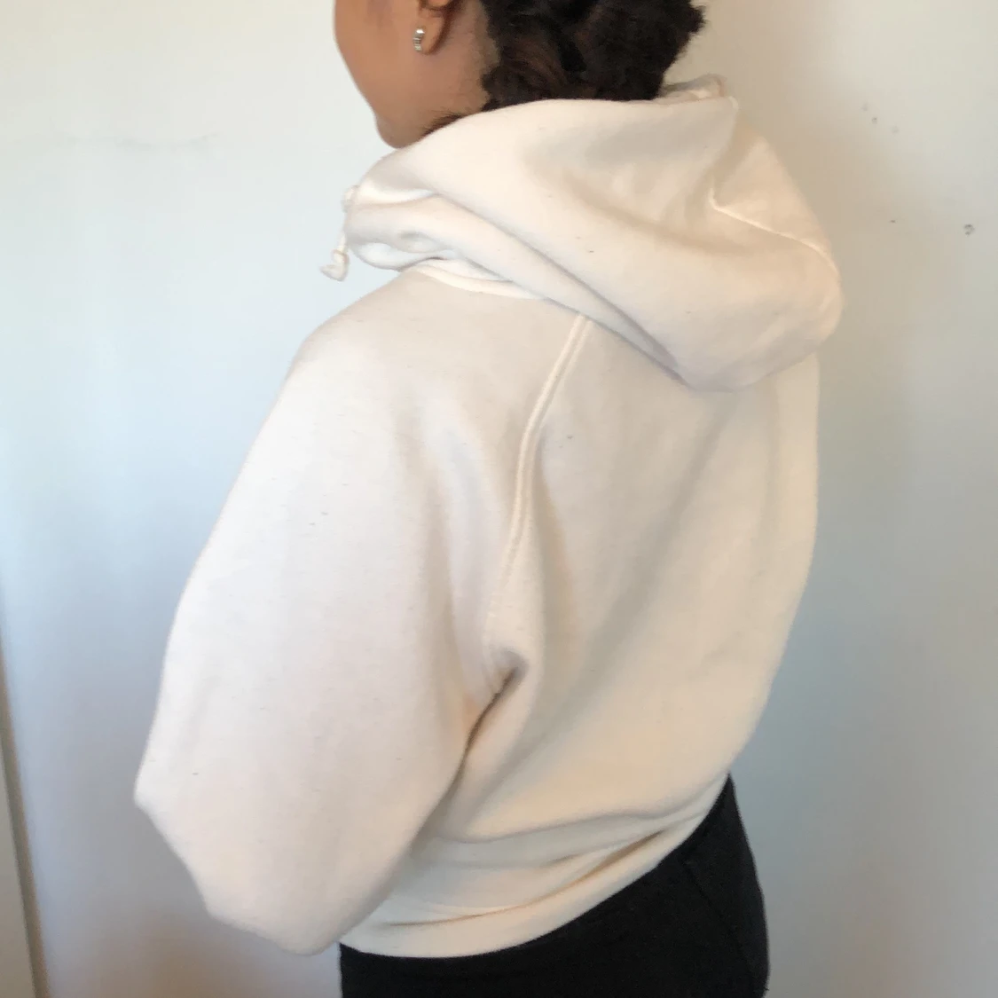 cream vit hoddie från bik bok - 91