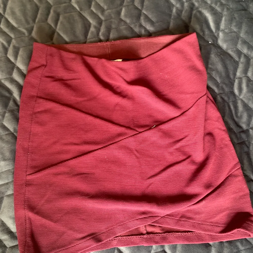 Säljer denna skit  snygga kjolen från Cubus ❤️. Kjolar.