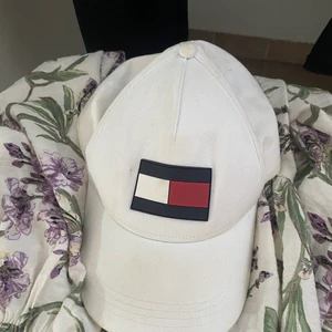 Tommy hilfiger keps - Fin keps, tvättar innan jag skickar iväg!