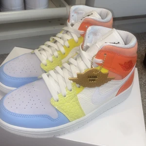 Nike - Helt nya jordan mid, köpt från SNKRS, damstorlek