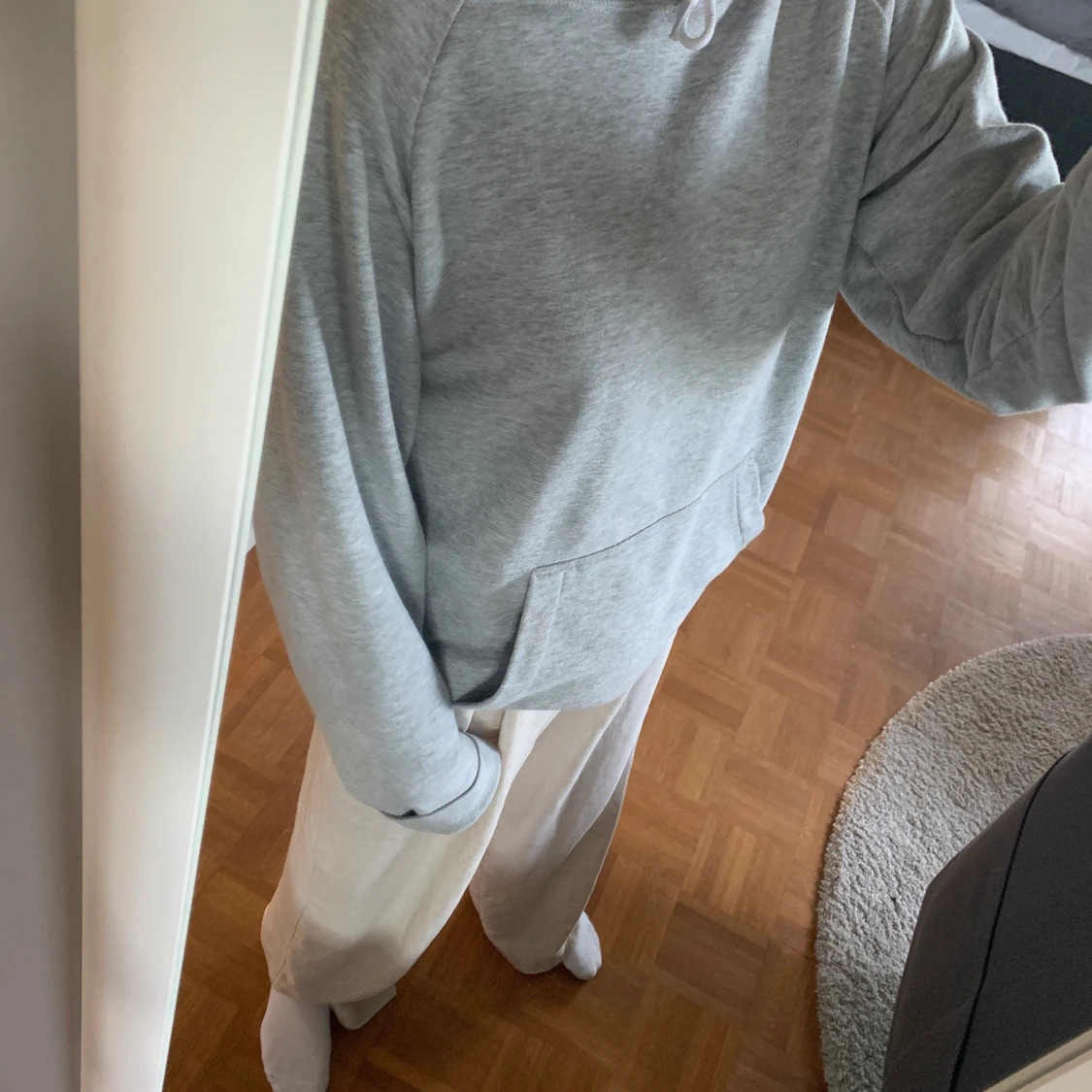 Grå hoodie från Hm - 91