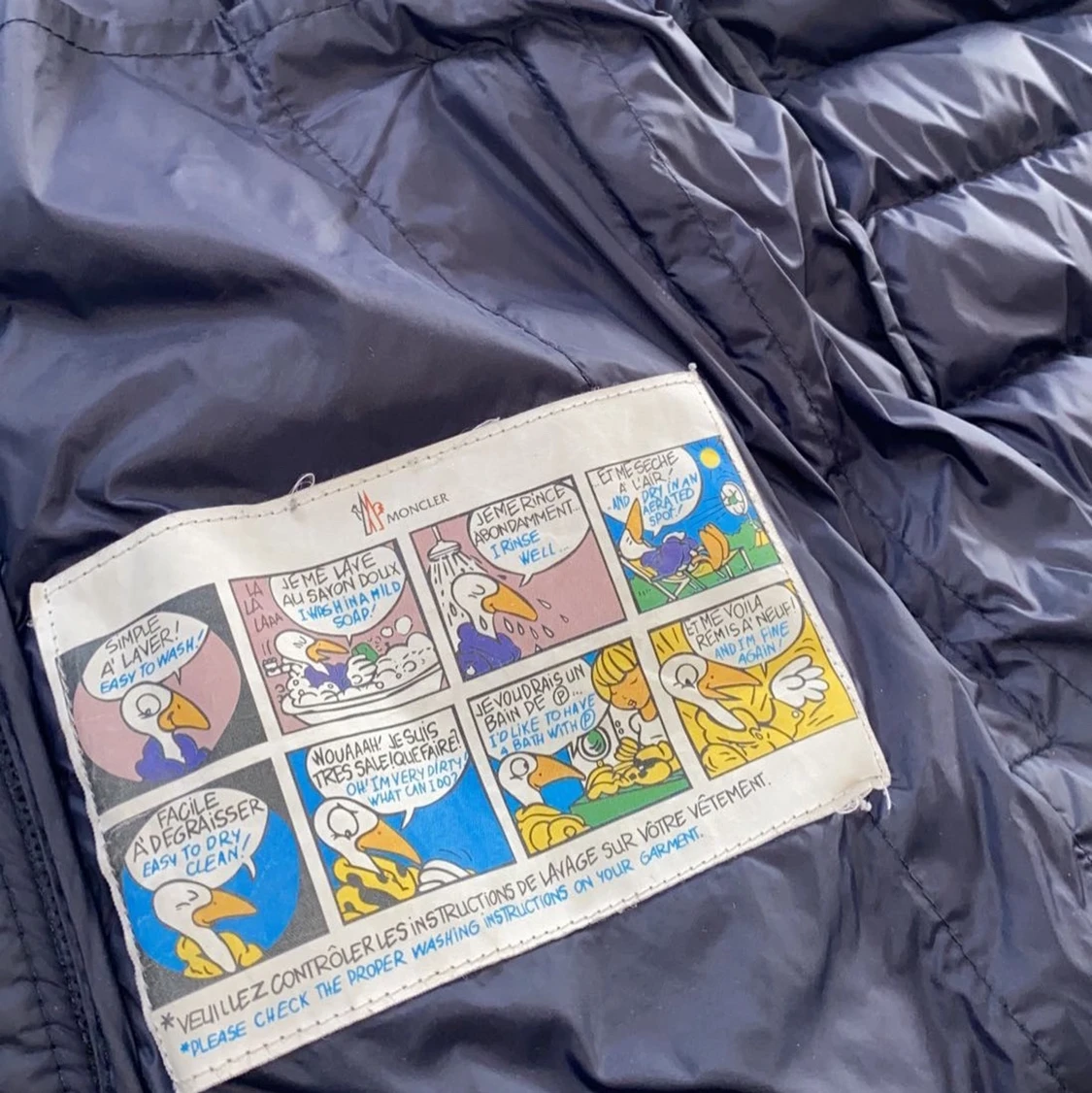 Säljer min moncler väst 