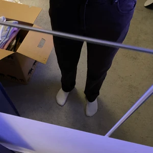 Byxor - Bra skick köpt på secondhand sittter snyggt men är lite för småa för mig 