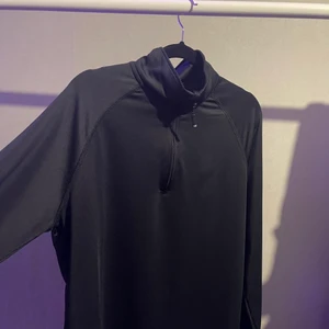 Träningströja - Inget speciellt märke. Aldrig använt den