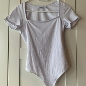 Vit body, Asos Design - En vit body ifrån Asos design, aldrig använd