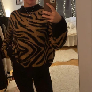 Snygg skön kofta/tröja - Jättevarm och skön till hösten/vintern. Jättebra skick ❣️