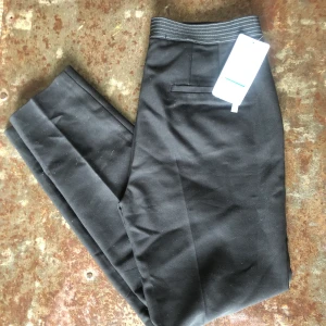 Kostymbyxor - Helt oanvända kostymbyxor med lapp kvar. Från Zara