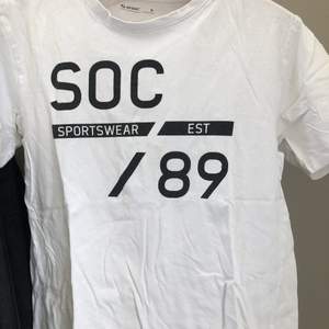 T-shirt från soc 