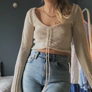 ASOS stickad tröja - Beige stickad tröja från ASOS i storlek 34! Aldrig använd🤎⚡️