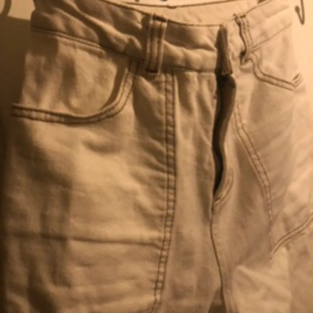 Så snygga vida jeans från Monki som tyvärr inte passar mig längre!. Jeans & Byxor.