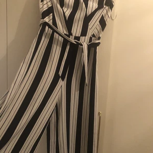 Byxdress - Använd en gång. Mycket fint skick. 