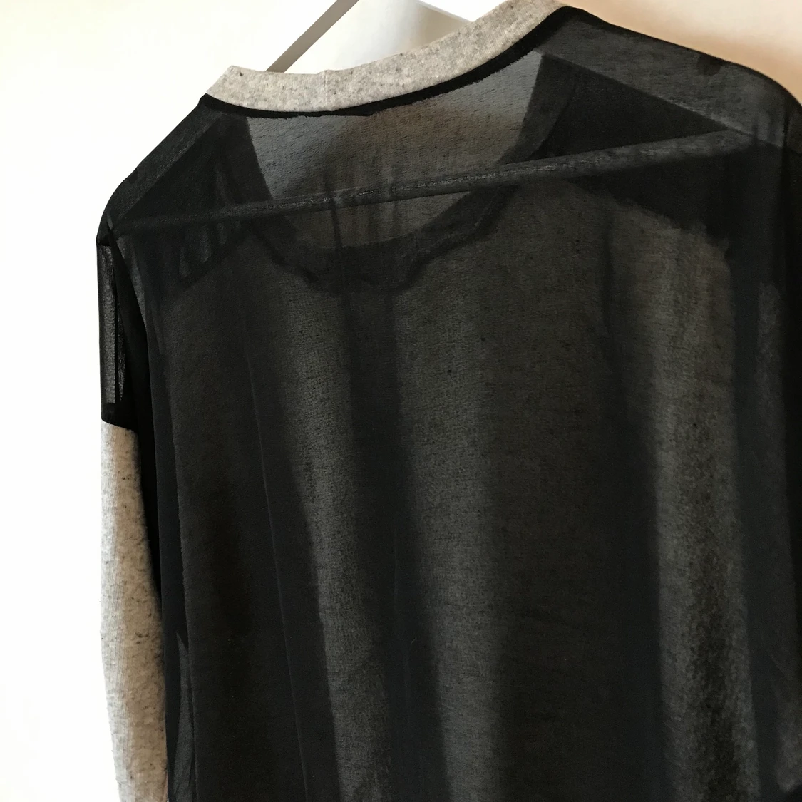 Grå tröja, transparent rygg, XS-M - 91