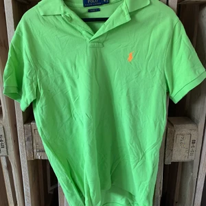 Ralph Lauren Polo - Fin limegrön piké i storlek M, (oversize i damstorlek)