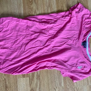 Ralph Lauren storlek XS - Rosa Ralph Lauren t-shirt har inte använt 