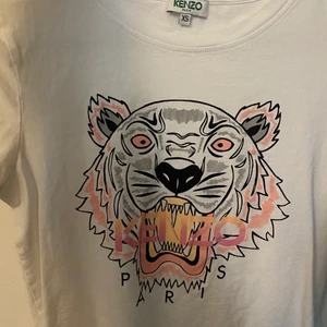 Kenzo t-shirt  - Fint skick, använd fåtalet gånger! 