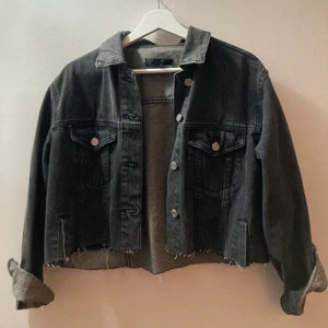 Jeansjacka  - Croppad jeansjacka från Asos 