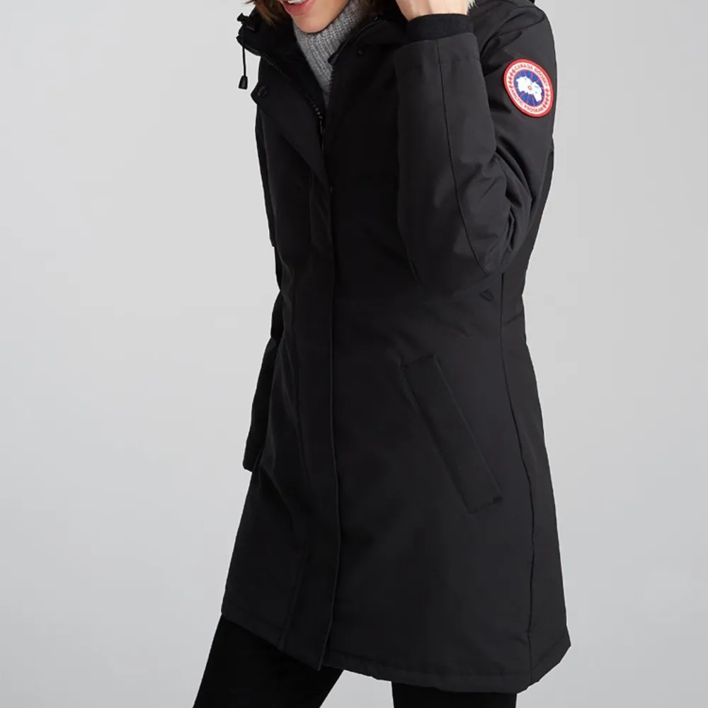 Säljer nu min fina Canada goose i modellen Victoria. Jackan är använd två vintrar. Jackor.