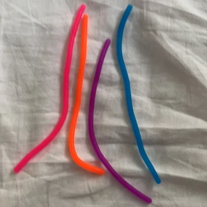 Monkeynoodles - Säljer fyra mini monkeynoodles🌸                                            Nästan aldrig använda🌸