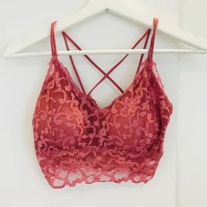 Bh topp - ALDRIG ANVÄND. Säljer pga fel storlek