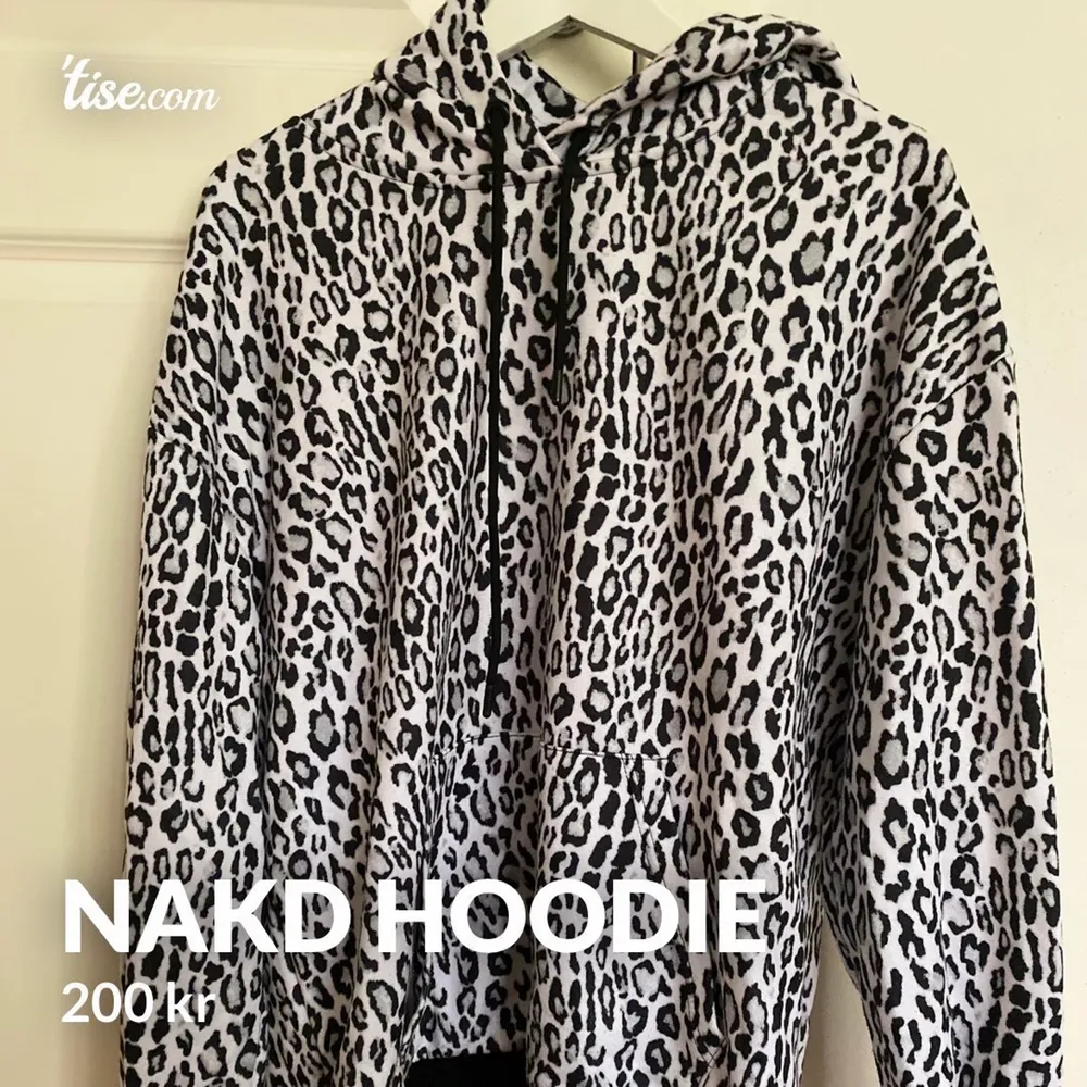 snygg nakd hoodie köptes för 450kr säljs för 200kr plus frakt (pris kan diskuteras). Tröjor & Koftor.