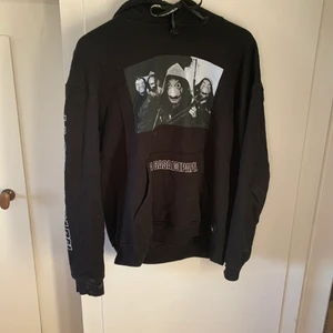 La casa de papel - Storlek M  Finns tecken på användning men annars fint skick Frakt diskuteras