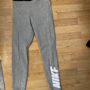 Träningstights  - Nike träningstights strl S