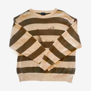 Randig tjocktröja - En perfekt stickad tröja till alla lägen💕 Ger lite Tate-vibbar, fett coolt