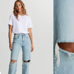 90s high waist jeans - Populära jeans från Gina Tricot i jätte bra skick, ser ut som nya. Säljes pga används tyvärr inte. Köpta för 600 kr, storlek 34. Möts helst i stockholm, kan även frakta. Köparen står för frakten 💙