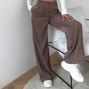 Bruna Manchester byxor  - Köpta från shein i storlek M. Gillar inte längden på de då jag e 170. Buda med minst 20 kr. Köpare står för frakt💕