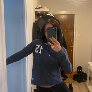 blå tröja  - blå tröja från lager 157 i storlek xs🩰