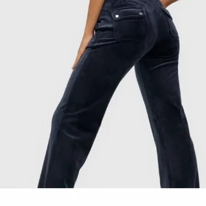 Juicy set söker - Jag söker ett juicy set mörkblå eller svart i storlek m.