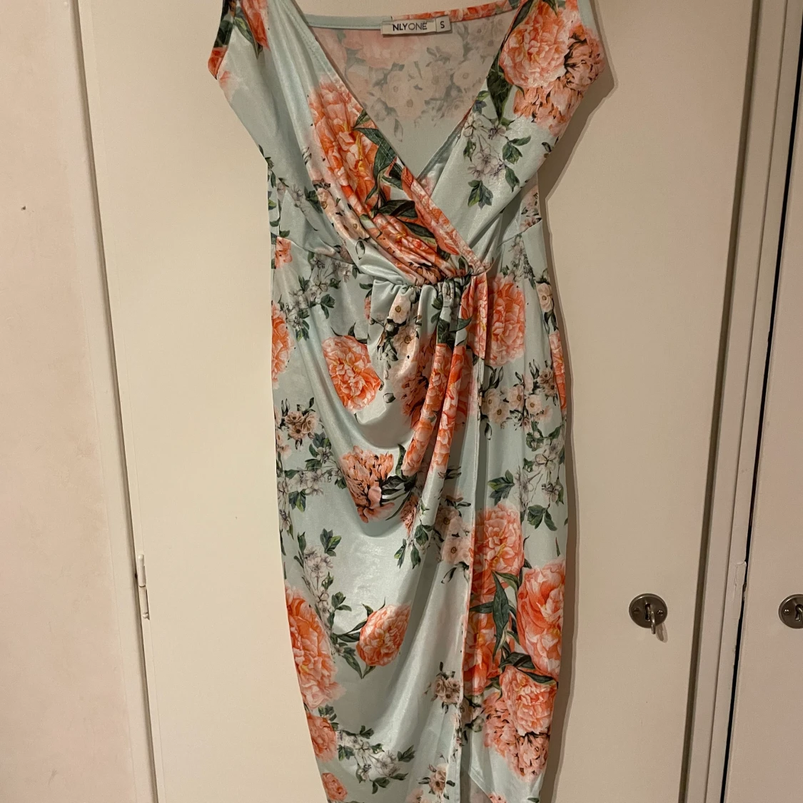 Klänning från Nelly strl S - 91