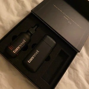 Tanrevel - Säljer min tanrevel då jag har två. Levereras med originalförpackning, laddsladd samt lite taningsolution. Finns inte så mycket taningsolution kvar så man behöver nog beställa ny snart. Fungerar alldeles utmärkt. 