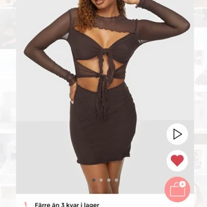 Klänning - Säljer denna klänningen från Nelly, den är helt oanvänd med lappar etc kvar. Vid intresse kan egna bilder skickas.