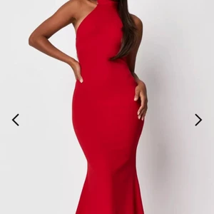 Red maxi dress ❤️🌹 - Röd maxi dress i mycket bra skick, använd 1 gång✨ storlek S