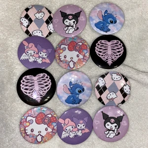 Hello Kitty pins - Säljer dessa för 10kr/styck + frakt <alternativt> få gratis vid köp att klädesplagg 🌸 skriv för att veta vilka som finns kvar! Fler pins i mina andra inlägg🎀
