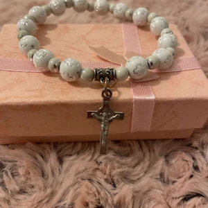 Kors armband  - Kors armband oanvänd 