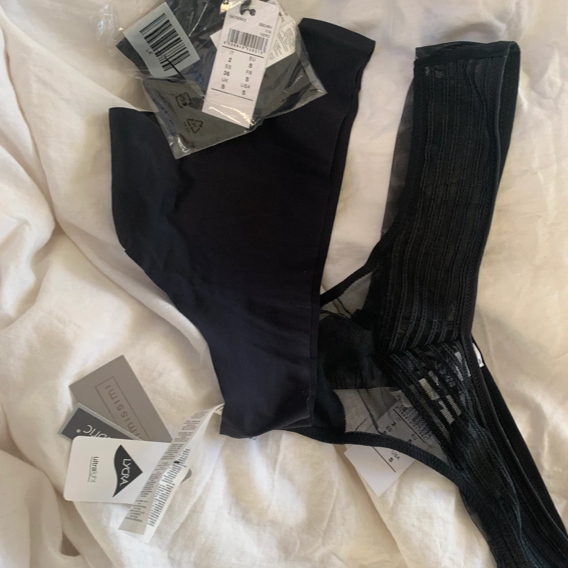 Säljer tre oanvända trosor intimissimi 