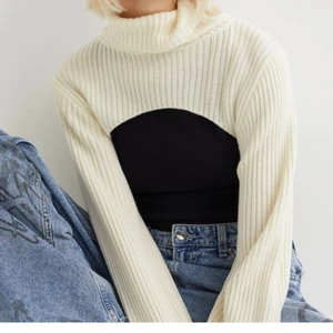 Croppad polotröja från hm - Jättefin croppad polotröja från hm. Knappt använt då jag ej tycker den passar på mig. St M men passar mig som har S.