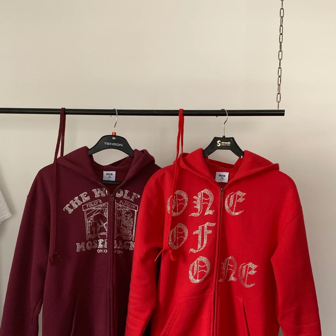 one of one hoodies (röd såld) - 91