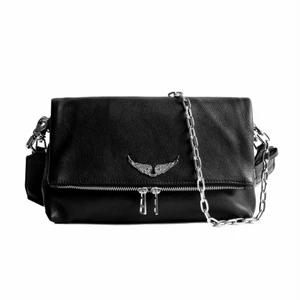 Zadig Voltaire väska💕 - Säljer min Rocky väska noir som är köpt på Zadig & Voltaire i Stockholm för 4200kr, kvitto ska finnas är inte helt säker😅 Säljer då den inte kommer till så stor användning längre. ( det svarta bandet är tyvärr borta) Annars är väskan i så bra skick.💕 kan gå ner i pris för en snabb affär!