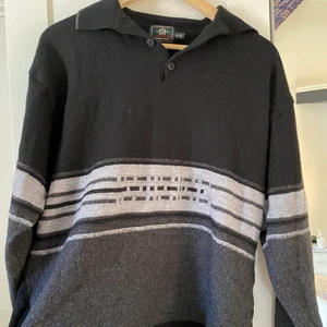 Stickad tröja  - Stackad farfarströja, ganska varm och mysig💕