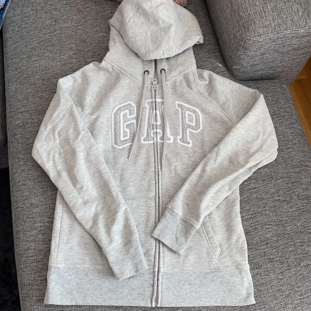 Gap tröja fett mysig och skön köp för 300kr + frakt ☺️. Hoodies.